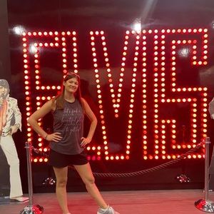 Meet your Posher, Leslie